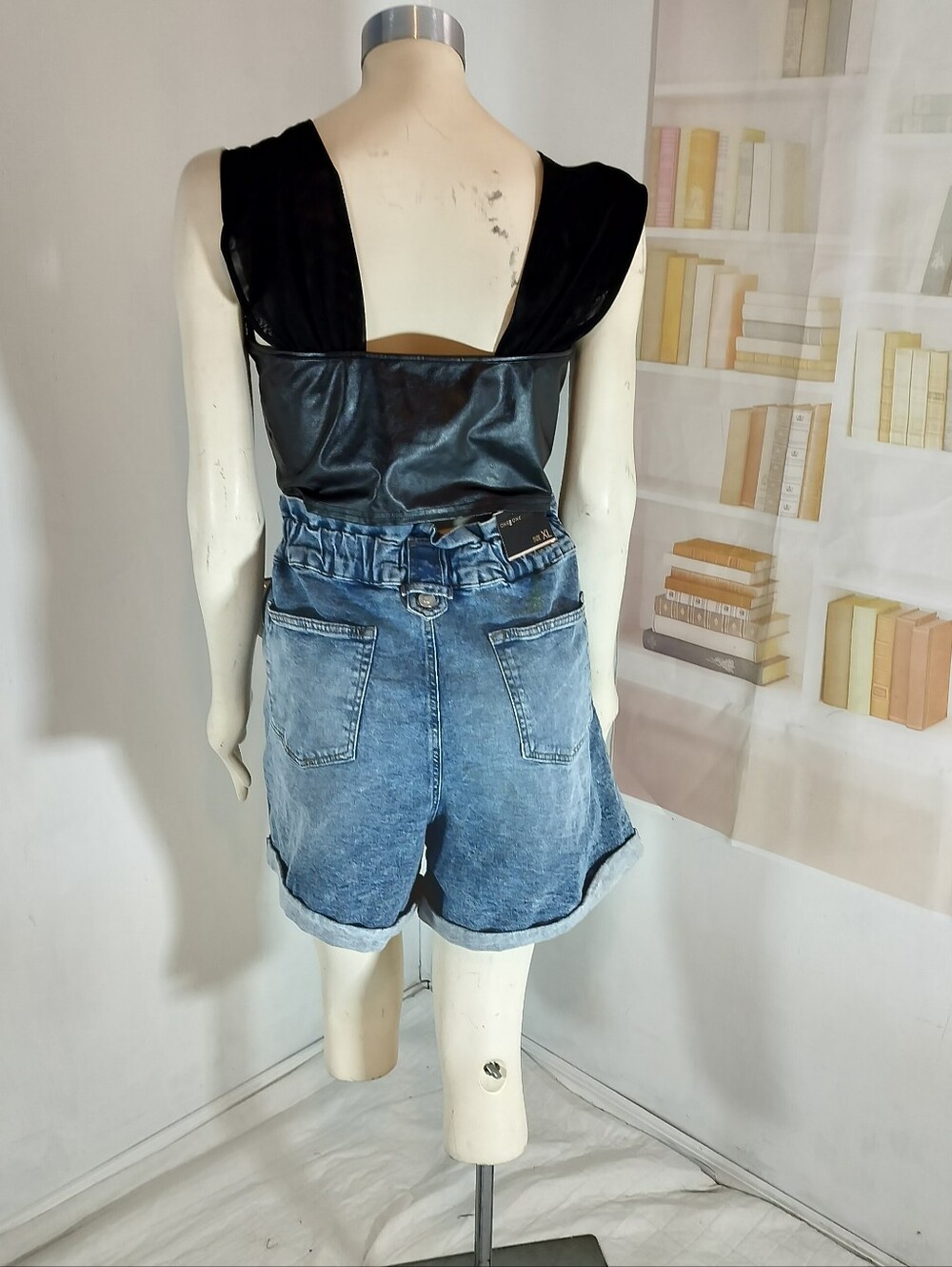 Short one 5 one Black Faux Crop Top - Picture 2 of 5